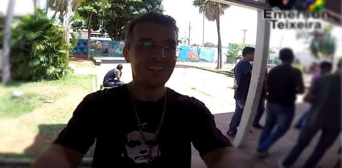 Emerson Teixeira, 46 anos, fez um churrasco dentro da sala de aula(foto: Reprodução) Emerson Teixeira, 46 anos, fez um churrasco dentro da sala de aula(foto: Reprodução)