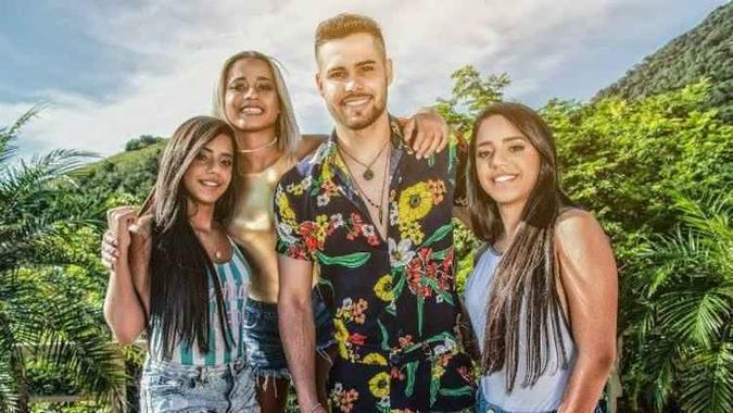 Recentemente, elas participaram do clipe 'Não se apaixona', de Jerry Smith (foto: Youtube/Reprodução) Recentemente, elas participaram do clipe 'Não se apaixona', de Jerry Smith (foto: Youtube/Reprodução)