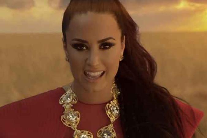 Clipe de 'I believe' transita entre cenas do filme 'Uma dobra no tempo' e gravações da cantora(foto: Reprodução/Internet) Clipe de 'I believe' transita entre cenas do filme 'Uma dobra no tempo' e gravações da cantora(foto: Reprodução/Internet)