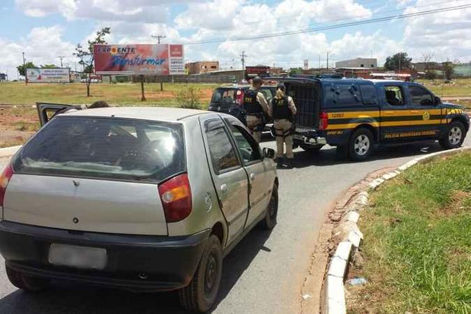 Motorista estava com 1,21mg/L de álcool no ar alveolar, um dos maiores índices registrados(foto: Polícia Rodoviária Federal/Divulgação) Motorista estava com 1,21mg/L de álcool no ar alveolar, um dos maiores índices registrados(foto: Polícia Rodoviária Federal/Divulgação)