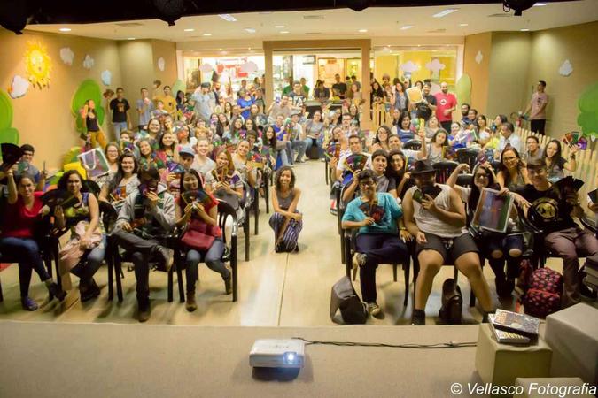 Encontro de leitores jovens promovido pelo blog Academia Literária do DF (foto: Luciano Vellasco/Divulgação) Encontro de leitores jovens promovido pelo blog Academia Literária do DF (foto: Luciano Vellasco/Divulgação)