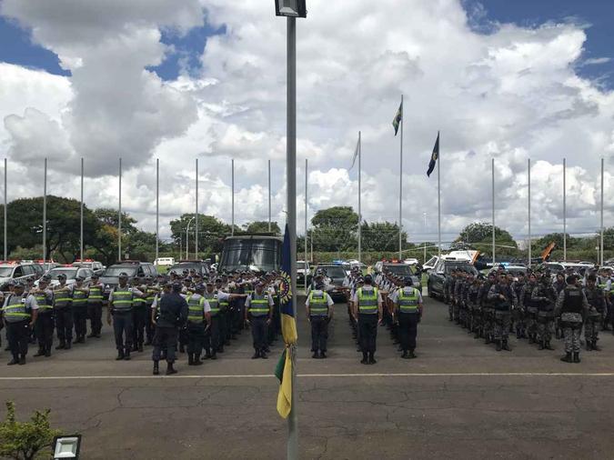 Operação PIN: aumento do contingente policial para as festas de fim de ano (foto: Geovana Oliveira/Esp. CB/D.A Press) Operação PIN: aumento do contingente policial para as festas de fim de ano (foto: Geovana Oliveira/Esp. CB/D.A Press)