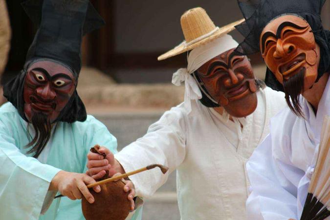 As máscaras eram utilizadas para satirizar a natureza corrupta da elite (foto: Renato Alves/CB/D.A Press) As máscaras eram utilizadas para satirizar a natureza corrupta da elite (foto: Renato Alves/CB/D.A Press)