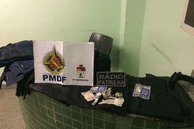Policiais encontraram colete balístico na casa do foragido (foto: Polícia Militar/Divulgação) Policiais encontraram colete balístico na casa do foragido (foto: Polícia Militar/Divulgação)