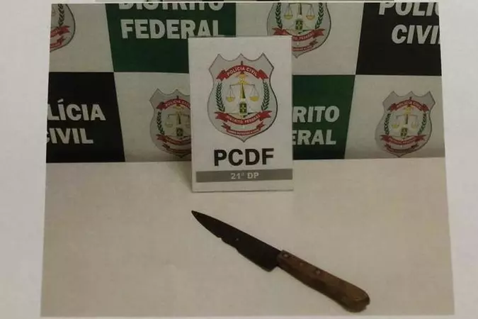 Faca usada no crime(foto: PCDF/Divulgação) Faca usada no crime(foto: PCDF/Divulgação)