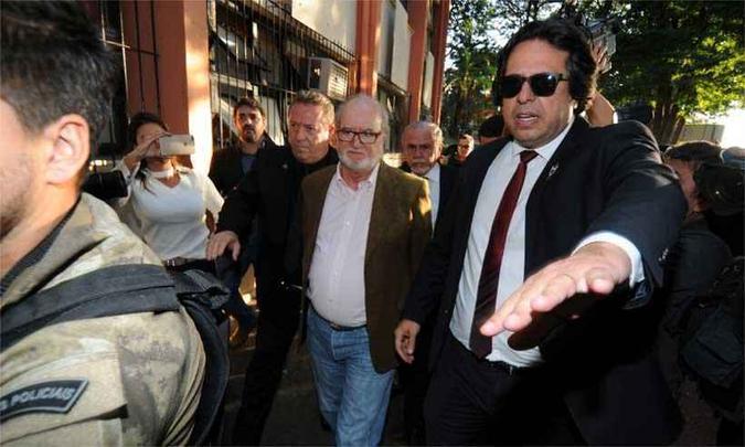 O ex-governador Eduardo Azeredo no dia em que se entregou à Polícia Civil após a Justiça decretar a sua prisão para cumprimento da pena de 20 anos anos e um mês de prisão(foto: Leandro Couri/EM/D.A Press 23/05/18 ) O ex-governador Eduardo Azeredo no dia em que se entregou à Polícia Civil após a Justiça decretar a sua prisão para cumprimento da pena de 20 anos anos e um mês de prisão(foto: Leandro Couri/EM/D.A Press 23/05/18 )