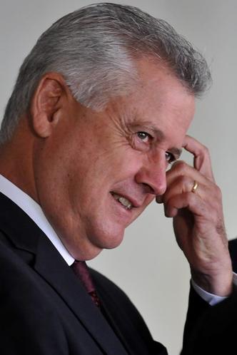 Até o fim da tarde, Rollemberg deverá anunciar os nomes que substituirão a tropa de choque do governador durante as eleições Até o fim da tarde, Rollemberg deverá anunciar os nomes que substituirão a tropa de choque do governador durante as eleições
