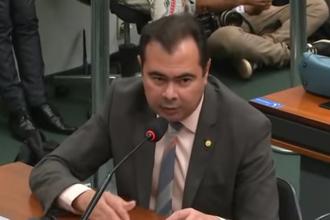 Deputado viraliza ao dizer que ministro não tem capacidade para cargo