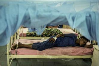 Hospital improvisado em Serra Leoa para atender infectados na epidemia de 2013(foto: Marco Longari/AFP) Hospital improvisado em Serra Leoa para atender infectados na epidemia de 2013(foto: Marco Longari/AFP)