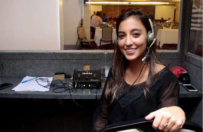 Sofia faz audiodescrição em eventos e percebe alta procura em Brasília(foto: Ana Rayssa/Esp. CB/D.A Press) Sofia faz audiodescrição em eventos e percebe alta procura em Brasília(foto: Ana Rayssa/Esp. CB/D.A Press)
