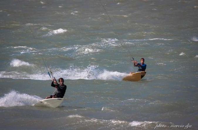 O kitesurfe é uma das modalidades do evento: aventura(foto: Surfin Sem Fim/Divulgação) O kitesurfe é uma das modalidades do evento: aventura(foto: Surfin Sem Fim/Divulgação)
