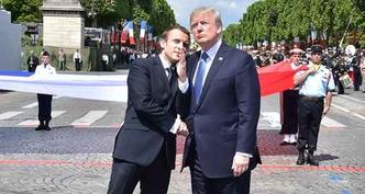 O presidente exigiu um desfile como o que assistiu na França em julho do ano passado(foto: Christophe Archambault / Agência France-Presse) O presidente exigiu um desfile como o que assistiu na França em julho do ano passado(foto: Christophe Archambault / Agência France-Presse)