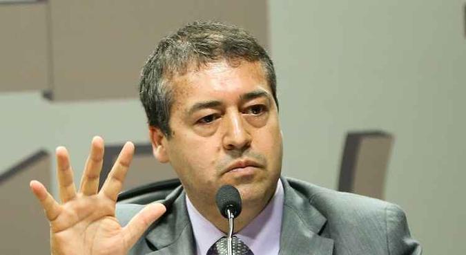 O ministro do Trabalho e Emprego, Ronaldo Nogueira, pediu demissão nesta quarta-feira (27/12).(foto: Marcelo Camargo/Agência Brasil) O ministro do Trabalho e Emprego, Ronaldo Nogueira, pediu demissão nesta quarta-feira (27/12).(foto: Marcelo Camargo/Agência Brasil)
