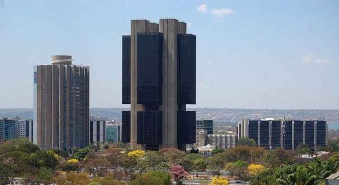 A série histórica informada pelo Banco Central, iniciada em dezembro de 2007, mostra que desde a crise financeira global, que estourou em 2008, os níveis de concentração nos quatro maiores bancos vêm aumentando(foto: Antônio Cunha/Esp. CB/D.A Press) A série histórica informada pelo Banco Central, iniciada em dezembro de 2007, mostra que desde a crise financeira global, que estourou em 2008, os níveis de concentração nos quatro maiores bancos vêm aumentando(foto: Antônio Cunha/Esp. CB/D.A Press)
