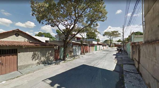 Vítima seguia para centro de saúde quando foi abordada (foto: Google Street View/Reprodução) Vítima seguia para centro de saúde quando foi abordada (foto: Google Street View/Reprodução)