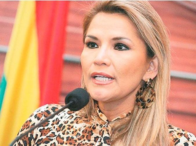 A opositora Jeanine Áñez, segunda vice-presidente do Senado, anunciou que assumirá a Presidência da Bolívia(foto: Divulgação) A opositora Jeanine Áñez, segunda vice-presidente do Senado, anunciou que assumirá a Presidência da Bolívia(foto: Divulgação)