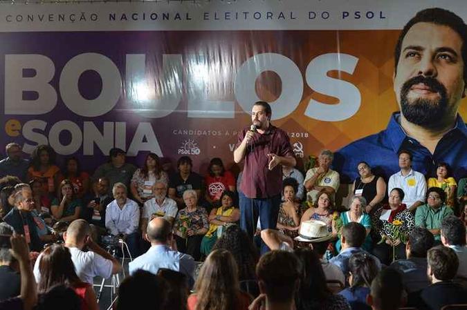 Boulos informou que a coligação Vamos sem Medo de Mudar o Brasil será formada pelo PSOL e o PCB(foto: Rovena Rosa/Agência Brasil) Boulos informou que a coligação Vamos sem Medo de Mudar o Brasil será formada pelo PSOL e o PCB(foto: Rovena Rosa/Agência Brasil)