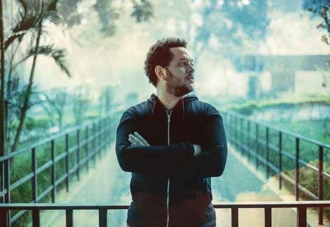O novo clipe de Aloizio e a Rede se passa em um fim de tarde em Brasília(foto: Alexandre Bastos/Divulgaçao) O novo clipe de Aloizio e a Rede se passa em um fim de tarde em Brasília(foto: Alexandre Bastos/Divulgaçao)