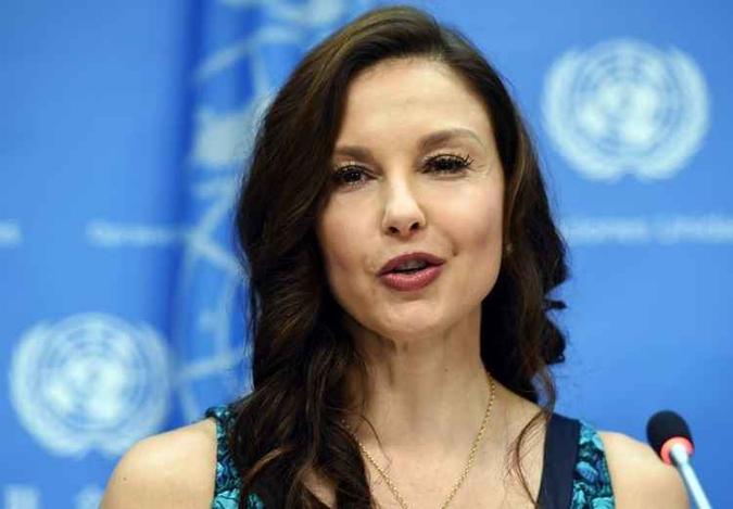 A atriz Ashley Judd foi uma das primeiras a dar o nome publicamente em denúncia contra o produtor Harvey Weinstein(foto: JEWEL SAMAD) A atriz Ashley Judd foi uma das primeiras a dar o nome publicamente em denúncia contra o produtor Harvey Weinstein(foto: JEWEL SAMAD)