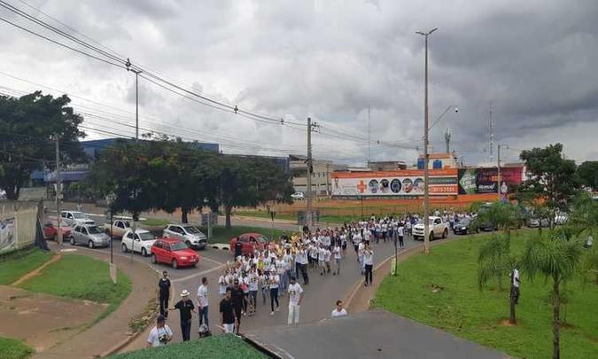 O trajeto iniciou na Quadra 301 e terminou na Praça da Bíblia(foto: Cleidison Duarte) O trajeto iniciou na Quadra 301 e terminou na Praça da Bíblia(foto: Cleidison Duarte)