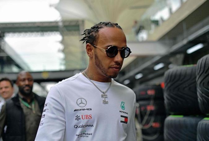 Lewis Hamilton iniciou na F-1 aos 17 anos graças ao visionário Ron Dennis(foto: Carl de Souza/AFP) Lewis Hamilton iniciou na F-1 aos 17 anos graças ao visionário Ron Dennis(foto: Carl de Souza/AFP)