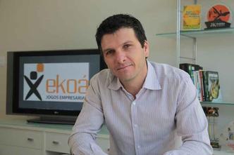 Cammarota transforma sua experiência de vida em ferramenta de trabalho: Cammarota transforma sua experiência de vida em ferramenta de trabalho: