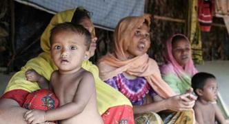 Famílias rohingyas no acampamento improvisado de Balukhali, em Cox's Bazar, Bangladesh(foto: Ocha/Anthony Burke/ONU) Famílias rohingyas no acampamento improvisado de Balukhali, em Cox's Bazar, Bangladesh(foto: Ocha/Anthony Burke/ONU)