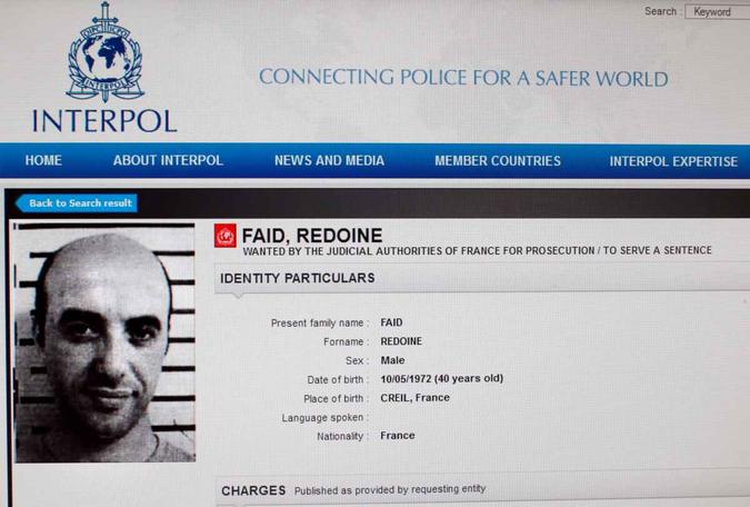 Ficha de Redoine Faïd, procurado pela Interpol(foto: INTERPOL / AFP) Ficha de Redoine Faïd, procurado pela Interpol(foto: INTERPOL / AFP)