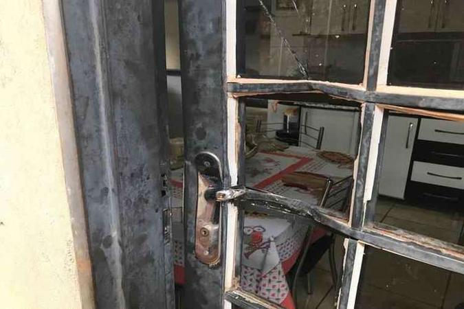 Em novembro de 2018, o policial militar foi surpreendido quando policiais civis arrombaram a casa dele por engano(foto: PMDF/Divulgação) Em novembro de 2018, o policial militar foi surpreendido quando policiais civis arrombaram a casa dele por engano(foto: PMDF/Divulgação)