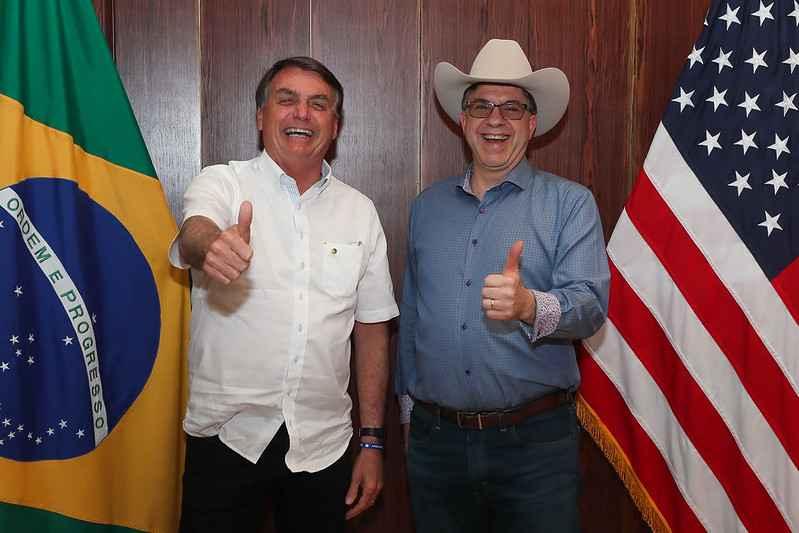 Covid Apos Almoco Sem Mascara Com Bolsonaro Embaixador Dos Eua