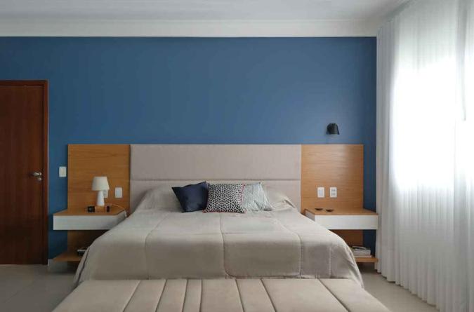 Aqui, os toques de cor garantem modernidade ao quarto, sem deixar de lado a versatilidade. O projeto é da Aobá Arquitetura.(foto: Aobá Arquitetura/Divulgação) Aqui, os toques de cor garantem modernidade ao quarto, sem deixar de lado a versatilidade. O projeto é da Aobá Arquitetura.(foto: Aobá Arquitetura/Divulgação)