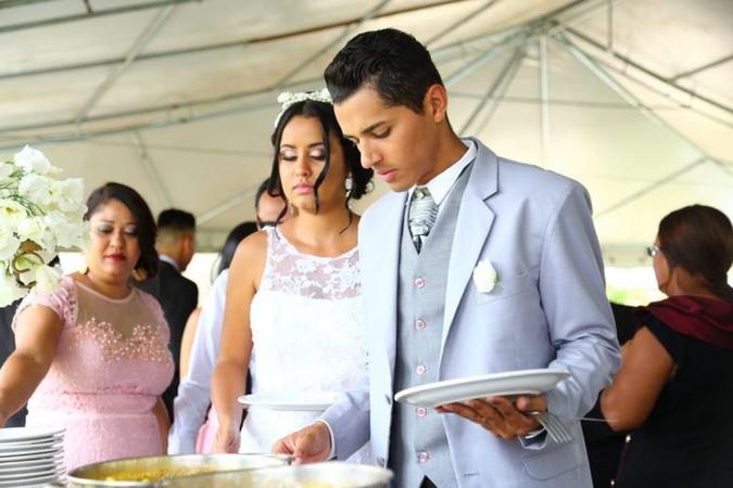 Brenda Rochelly, 24 anos, casou-se no fim de 2017, teve problemas com o serviço contratado e até hoje não foi ressarcida: ''Me sinto lesada''(foto: Arquivo Pessoal) Brenda Rochelly, 24 anos, casou-se no fim de 2017, teve problemas com o serviço contratado e até hoje não foi ressarcida: ''Me sinto lesada''(foto: Arquivo Pessoal)