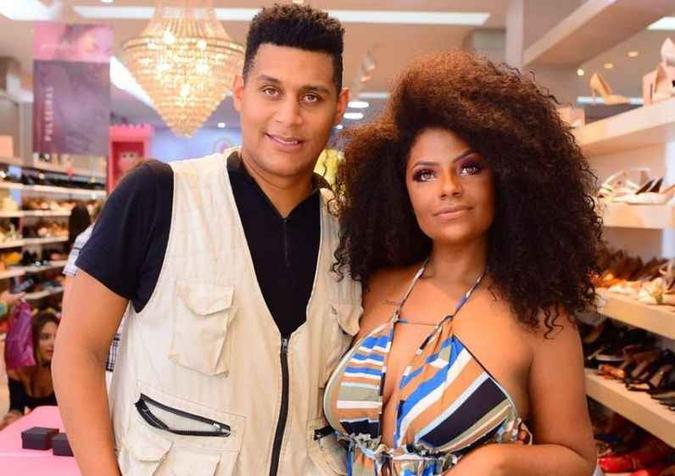 Micheline Ramalho vai criar, em casa, um ambiente similar ao de um restaurante para celebrar com o marido, Junior Santos, a data e o aniversário(foto: Arquivo pessoal) Micheline Ramalho vai criar, em casa, um ambiente similar ao de um restaurante para celebrar com o marido, Junior Santos, a data e o aniversário(foto: Arquivo pessoal)
