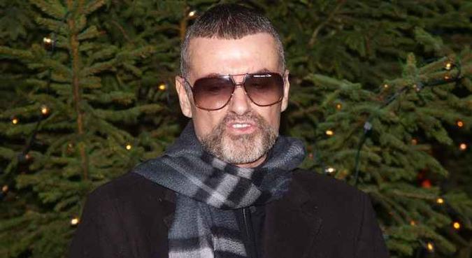 Nessas mensagens, que Fawaz atribui a hackers invasores de sua conta, George Michael é descrito como um depressivo que já tentara várias vezes o suicídio(foto: AFP / MAX NASH) Nessas mensagens, que Fawaz atribui a hackers invasores de sua conta, George Michael é descrito como um depressivo que já tentara várias vezes o suicídio(foto: AFP / MAX NASH)