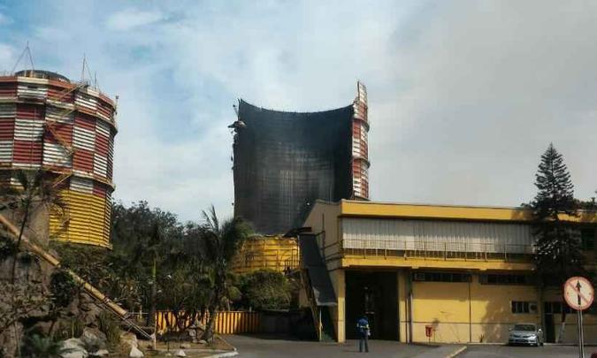 Explosão aconteceu em um gasômetro da siderúrgica(foto: Reprodução/Redes sociais) Explosão aconteceu em um gasômetro da siderúrgica(foto: Reprodução/Redes sociais)