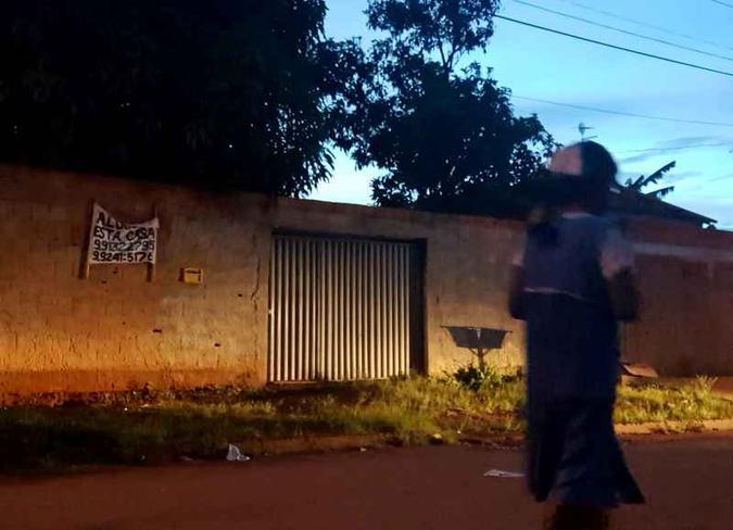 Os homicídios ocorreram no bairro Jardim Guaíra 2, na casa onde Susete morava com as crianças de 4 e 6 anos(foto: Carlos Vieira/CB/D.A Press) Os homicídios ocorreram no bairro Jardim Guaíra 2, na casa onde Susete morava com as crianças de 4 e 6 anos(foto: Carlos Vieira/CB/D.A Press)