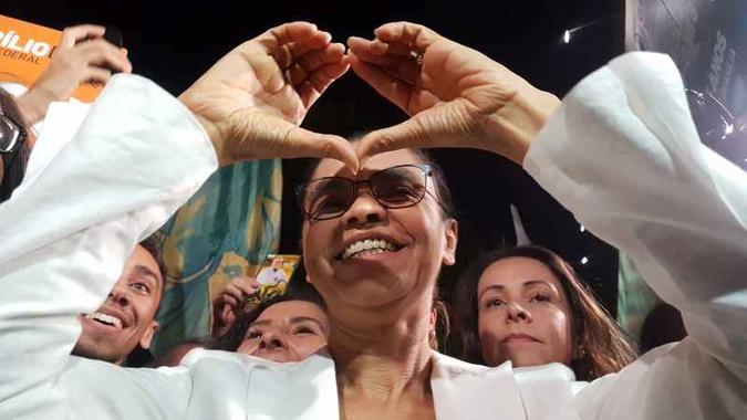 Caminhada eleitoral da candidata à Presidência da República, Marina Silva (Rede), do Conic até o shopping Conjunto Nacional(foto: Carlos Vieira/CB/D.A Press) Caminhada eleitoral da candidata à Presidência da República, Marina Silva (Rede), do Conic até o shopping Conjunto Nacional(foto: Carlos Vieira/CB/D.A Press)