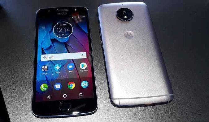O Moto G5S vem com tela de 5,2 polegadas(foto: Álef Calado/Esp. CB/D.A Press) O Moto G5S vem com tela de 5,2 polegadas(foto: Álef Calado/Esp. CB/D.A Press)