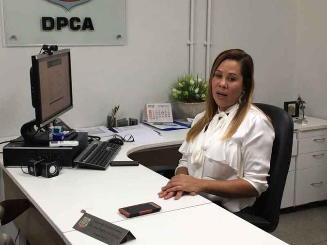 Delegada Ana Cristina: Delegada Ana Cristina: