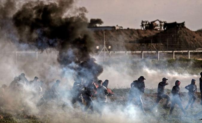 Desde março de 2018, os palestinos de Gaza protestam ao longo da fronteira que os separa de Israel para protestar com o bloqueio imposto pelos israelenses há mais de dez anos(foto: AFP / MAHMUD HAMS) Desde março de 2018, os palestinos de Gaza protestam ao longo da fronteira que os separa de Israel para protestar com o bloqueio imposto pelos israelenses há mais de dez anos(foto: AFP / MAHMUD HAMS)