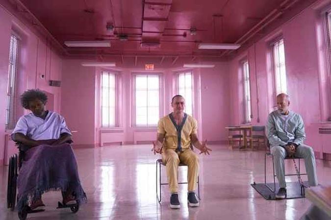 Bruce Willis, Samuel L. Jackson e James McAvoy se reunem em Glass(foto: Reprodução/Internet) Bruce Willis, Samuel L. Jackson e James McAvoy se reunem em Glass(foto: Reprodução/Internet)