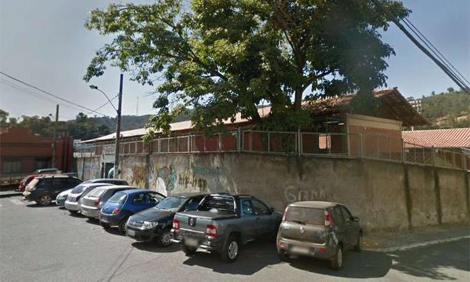 Escola fica no Bairro Bonfim, em Nova Lima (foto: Reprodução da internet/Google Maps) Escola fica no Bairro Bonfim, em Nova Lima (foto: Reprodução da internet/Google Maps)