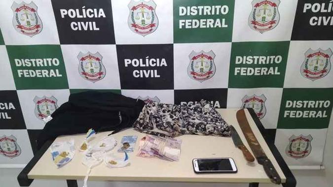 A autora do crime confessou ter utilizado um facão para matar a vítima(foto: Reprodução/PCDF ) A autora do crime confessou ter utilizado um facão para matar a vítima(foto: Reprodução/PCDF )