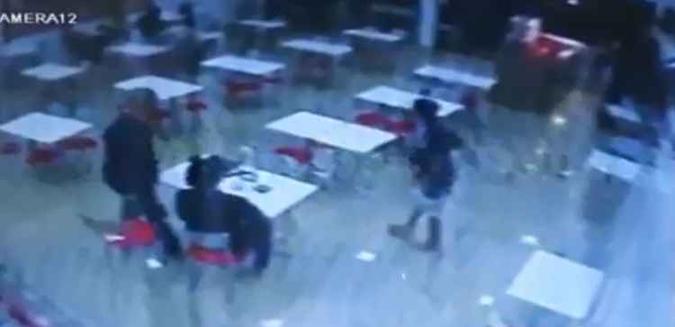 O crime aconteceu em 9 de maio, durante assalto a uma lanchonete: câmeras registraram a ação(foto: Reprodução) O crime aconteceu em 9 de maio, durante assalto a uma lanchonete: câmeras registraram a ação(foto: Reprodução)