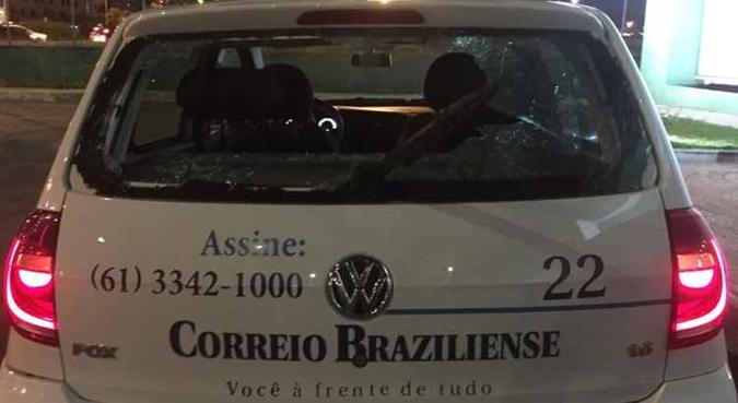 Na quinta-feira, carro do Correio Braziliense foi atacado(foto: Bárbara Cabral/Esp. CB/D.A Press) Na quinta-feira, carro do Correio Braziliense foi atacado(foto: Bárbara Cabral/Esp. CB/D.A Press)
