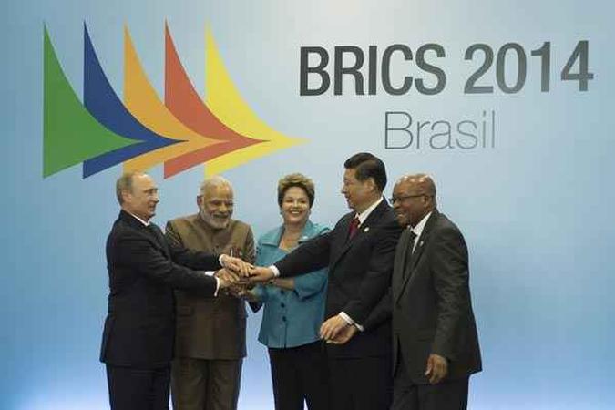 Vladimir Putin, Narendra Modi, Dilma Rousseff, Xi Jinping e Jacob Zuma, em foto oficial na 6ª Cúpula dos Brics(foto: Marcelo Camargo/Agência Brasil) Vladimir Putin, Narendra Modi, Dilma Rousseff, Xi Jinping e Jacob Zuma, em foto oficial na 6ª Cúpula dos Brics(foto: Marcelo Camargo/Agência Brasil)