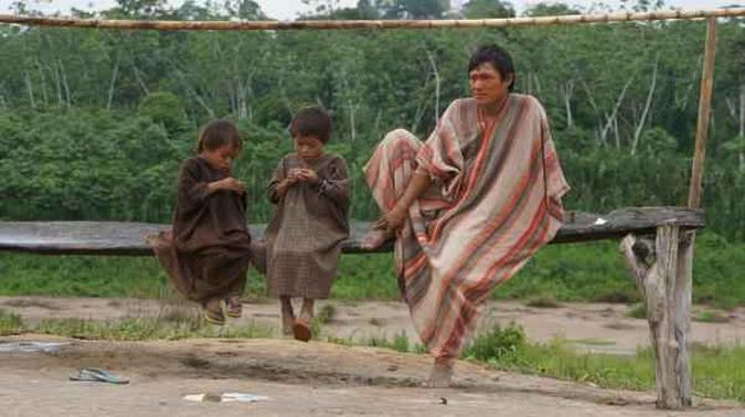 Paralelo 10 mostra índios isolados na região do Acre(foto: Silvio Da-Rin/CB/Divulgação/D.A Press) Paralelo 10 mostra índios isolados na região do Acre(foto: Silvio Da-Rin/CB/Divulgação/D.A Press)