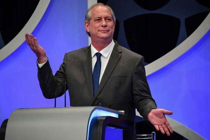O candidato do PDT afirmou que os extremismos entre o PT e Bolsonaro vão levar o País a uma guerra civil(foto: Nelson Almeida/AFP) O candidato do PDT afirmou que os extremismos entre o PT e Bolsonaro vão levar o País a uma guerra civil(foto: Nelson Almeida/AFP)