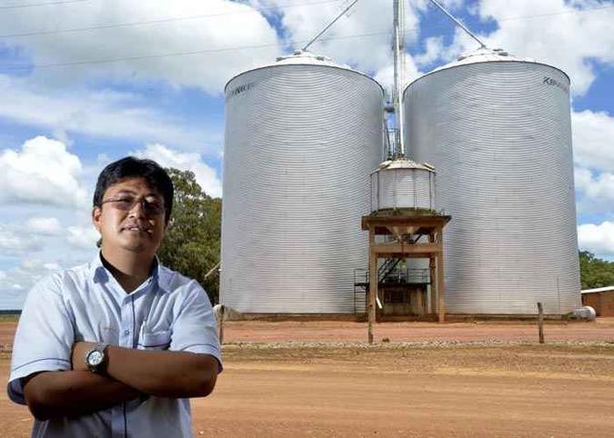 Leandro Sato, aos 22 anos, levou tecnologia para a fazenda do pai (foto: Marcelo Ferreira/CB/D.A Press ) Leandro Sato, aos 22 anos, levou tecnologia para a fazenda do pai (foto: Marcelo Ferreira/CB/D.A Press )