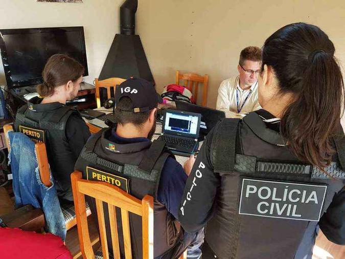 Quarta fase da Operação Luz da Infância no Rio Grande do Sul(foto: Polícia Civil do RS/Divulgação) Quarta fase da Operação Luz da Infância no Rio Grande do Sul(foto: Polícia Civil do RS/Divulgação)